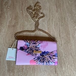 Trina Turk wallet on chain